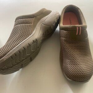 Croft & Barrow Cbyonitaupe Shoes (Size 6).